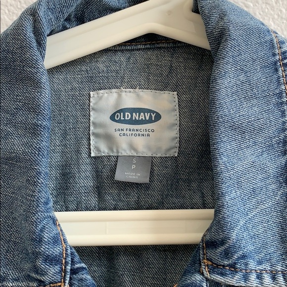 Old Navy Distressed Denim Vest Sz S Petite - Picture 2 of 4